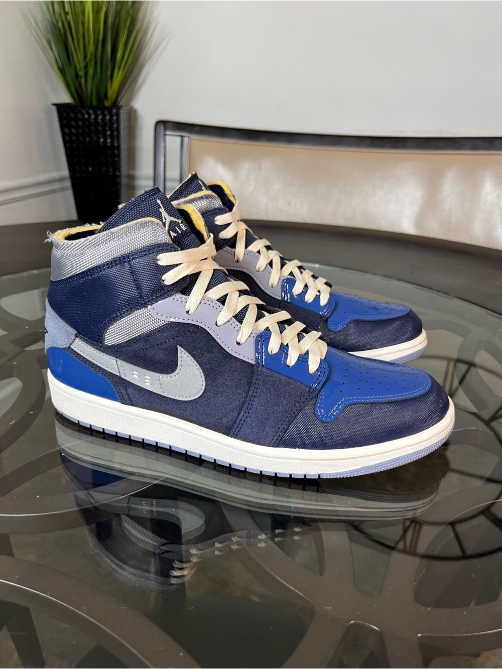 Nike Air Jordan 1 Mid SE
Craft Obsidian French Blue Mens Size 11